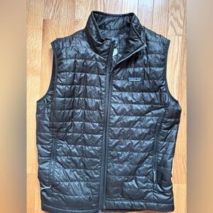 Patagonia men’s nano puff vest